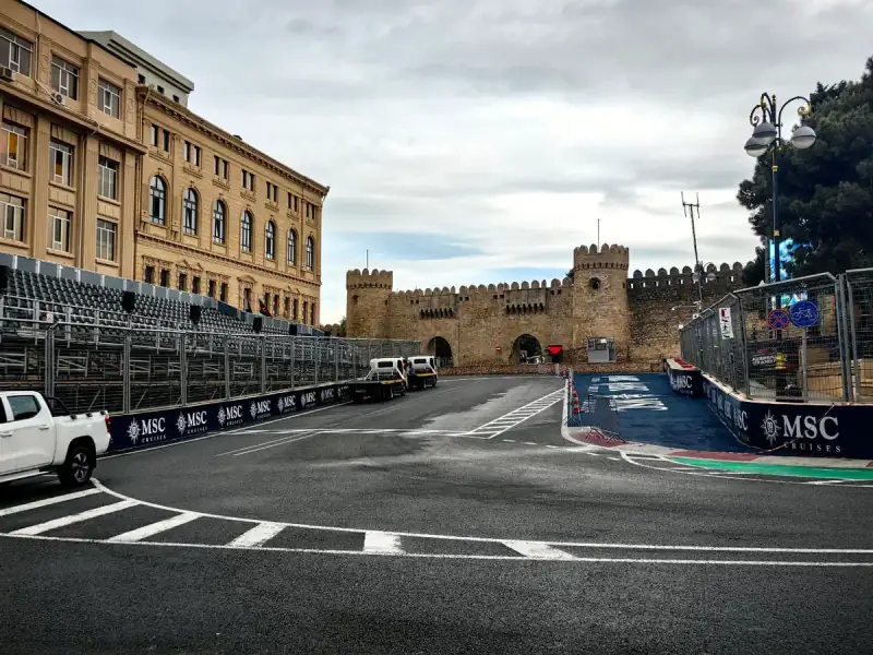 F1 Azerbaijan Grand Prix 2026 — Grand Prix de F1 Azerbaïdjan, Formel 1 Aserbaidschan GP, Gran Premio de F1 Azerbaiyán, سباق فورمولا 1 أذربيجان